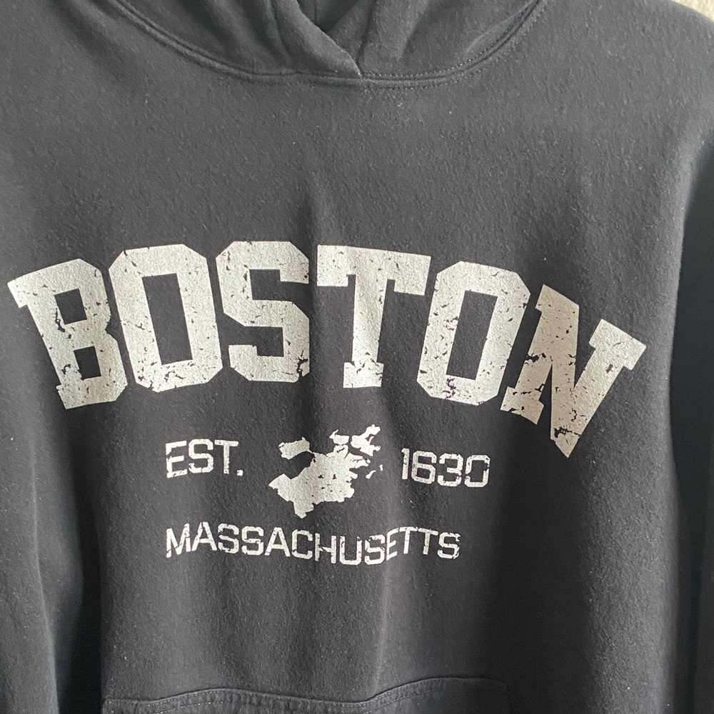Men’s Black Boston Graphic Hoodie (NWOT) - Picture 4 of 8
